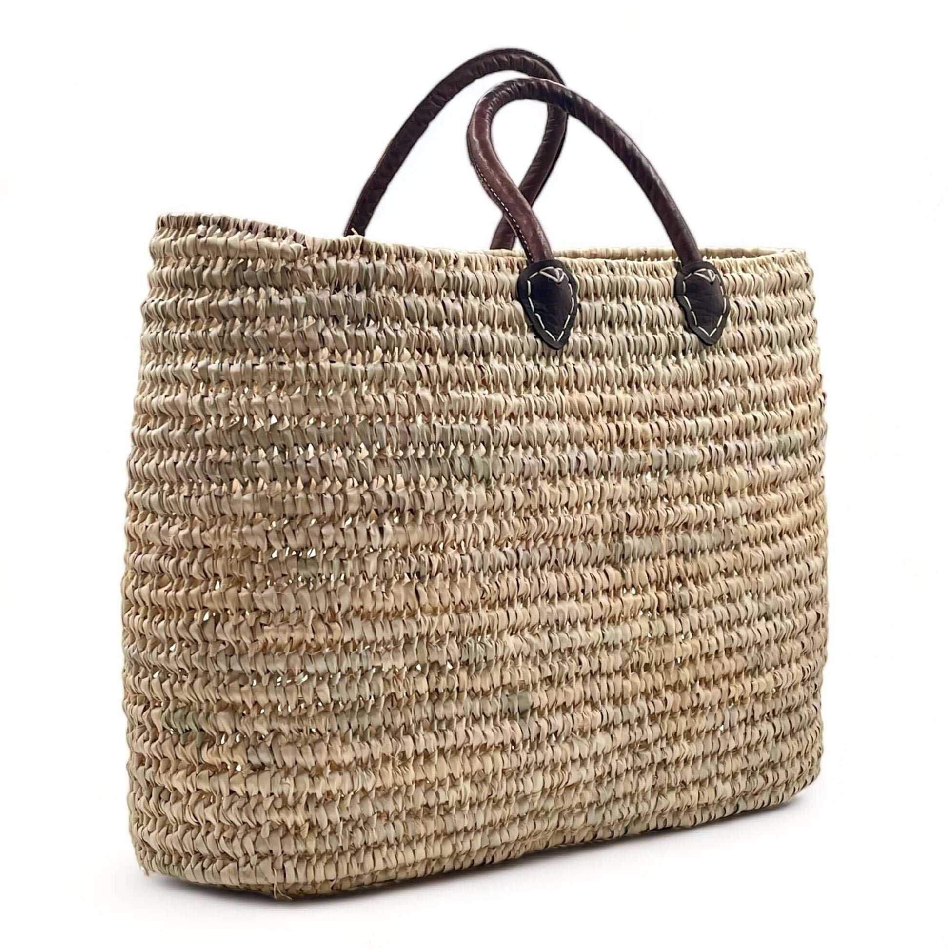 Capazo de palma grande y original con asas de cuero perfecto para la playa y uso diario.